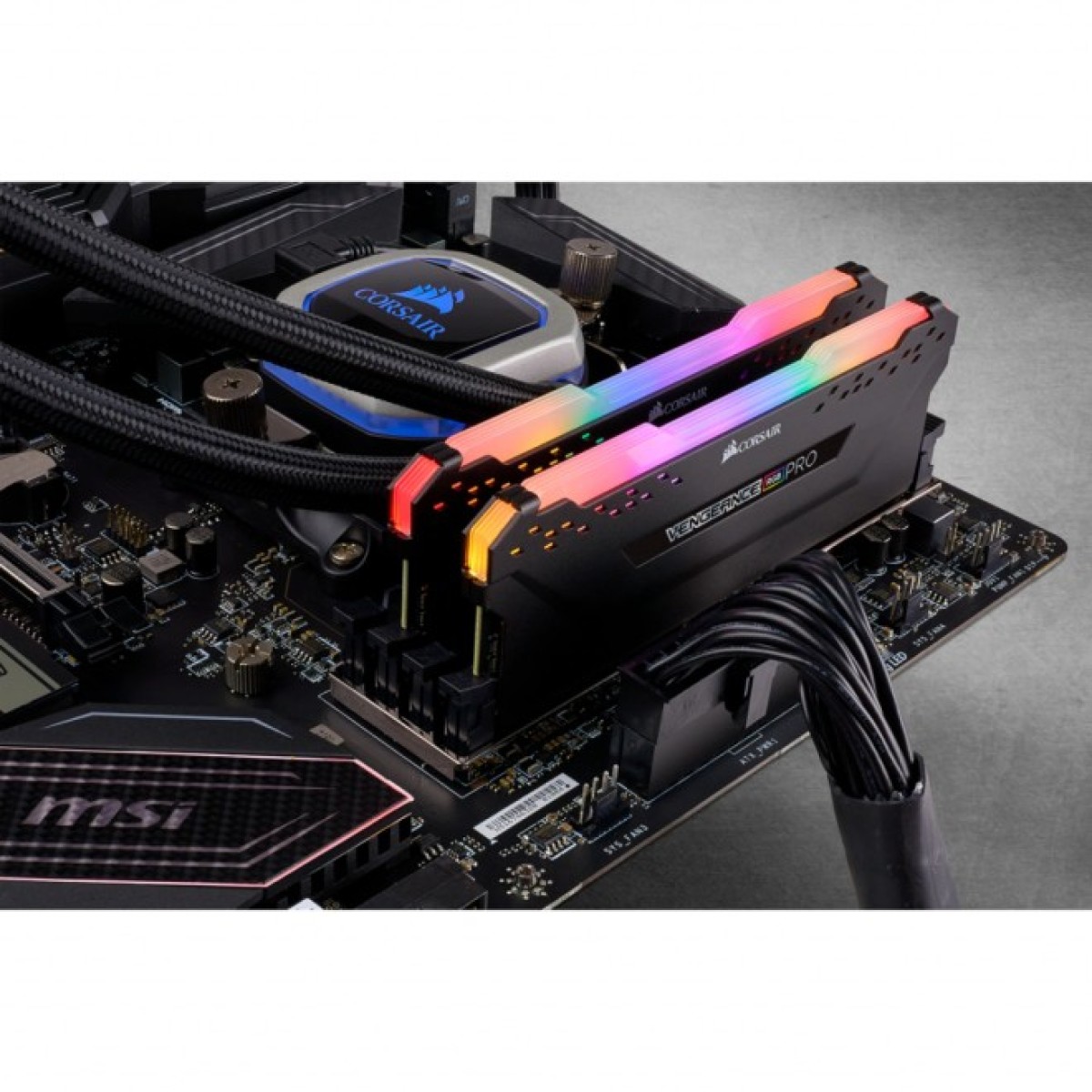 Модуль пам'яті для комп'ютера DDR4 16GB (2x8GB) 3600 MHz Vengeance RGB Pro Black Corsair (CMW16GX4M2D3600C18) 98_98.jpg - фото 2