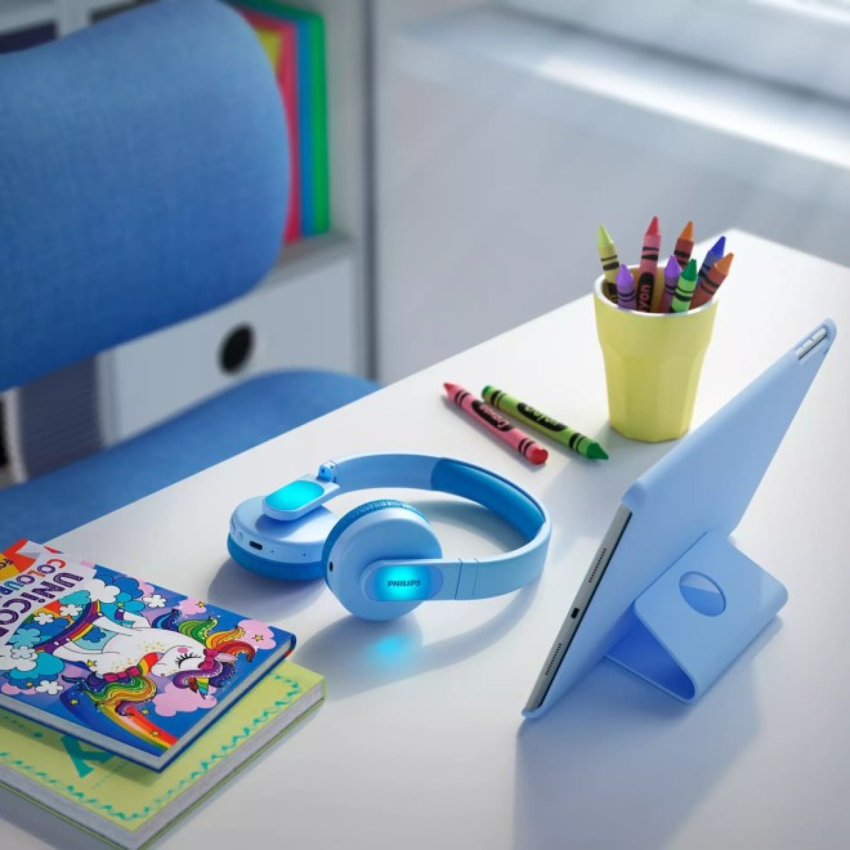 Наушники Philips Kids TAK4206 On-ear Colored light panels Wireless Blue (TAK4206BL/00) 98_98.jpg - фото 4