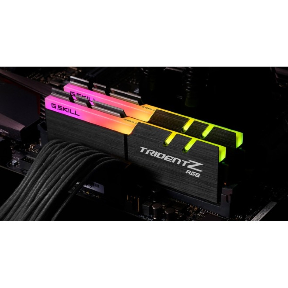 Модуль памяти для компьютера DDR4 32GB (2x16GB) 4000 MHz Trident Z RGB G.Skill (F4-4000C18D-32GTZR) 98_98.jpg - фото 2