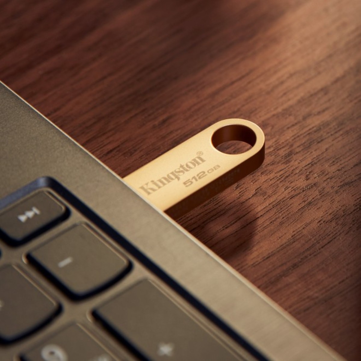 USB флеш накопичувач Kingston 512GB DataTraveler SE9 G3 Gold USB 3.2 (DTSE9G3/512GB) 98_98.jpg - фото 10