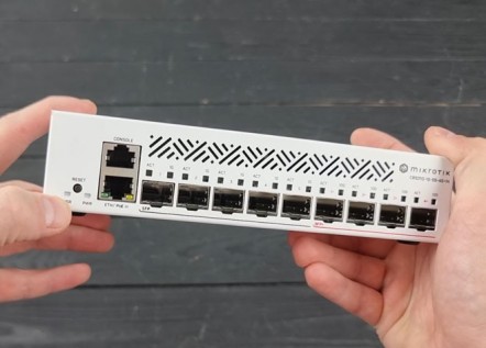 Коммутатор MikroTik CRS310-1G-5S-4S+IN с девятью SFP портами 256_184.jpg