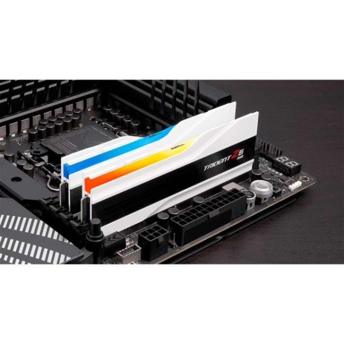 Модуль памяти для компьютера DDR5 32GB (2x16GB) 7200 MHz Trident Z5 RGB Matte White G.Skill (F5-7200J3445G16GX2-TZ5RW) 98_98.jpg - фото 4