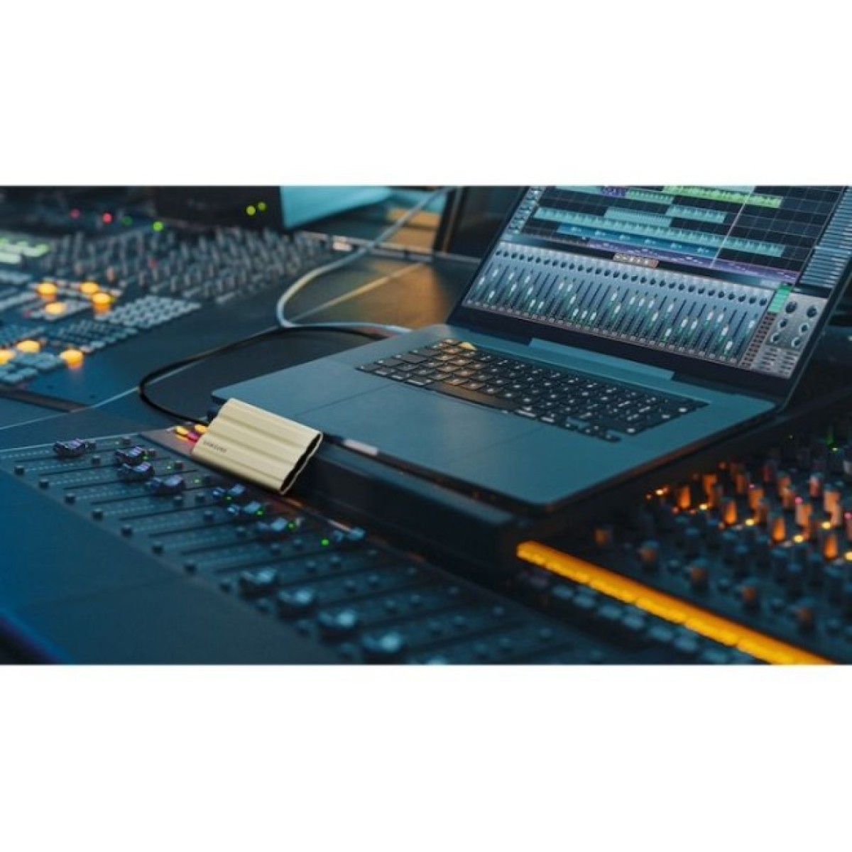 Накопичувач SSD USB 3.2 2TB T7 Shield Samsung (MU-PE2T0K/WW) 98_98.jpg - фото 5