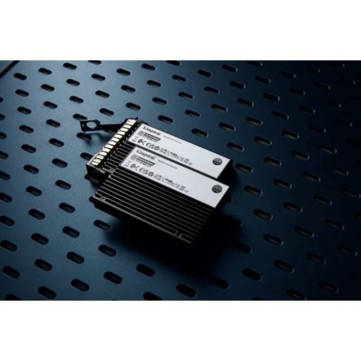 Накопитель SSD U.2 2.5" 3.84TB Kingston (SEDC3000ME/3T8) 98_98.jpg - фото 4