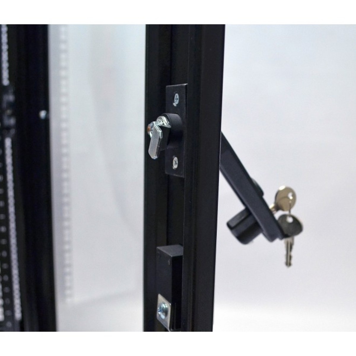 Шкаф серверный напольный 19" 33U, 610х675 мм (Ш*Г), усиленный, черный (UA-MGSE3366MB) 98_98.jpg - фото 4