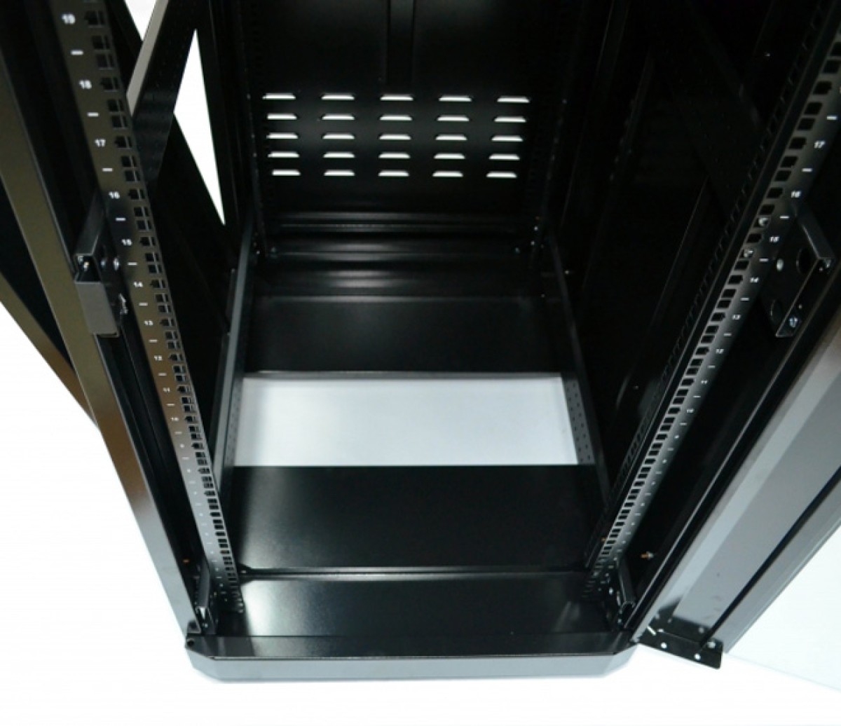 Шкаф 19" 28U, 610х865 мм (Ш*Г), усиленный, черный (UA-MGSE2868MB) 98_85.jpg - фото 10