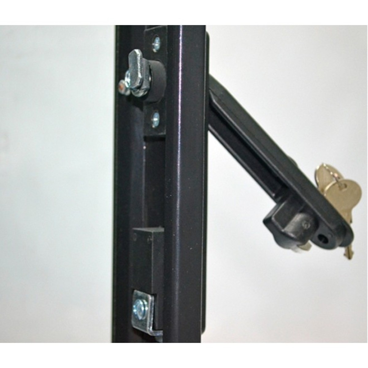 Шкаф серверный напольный 19" 18U, 610х675 мм (Ш*Г), черный (UA-MGSE1866MB) 98_98.jpg - фото 5