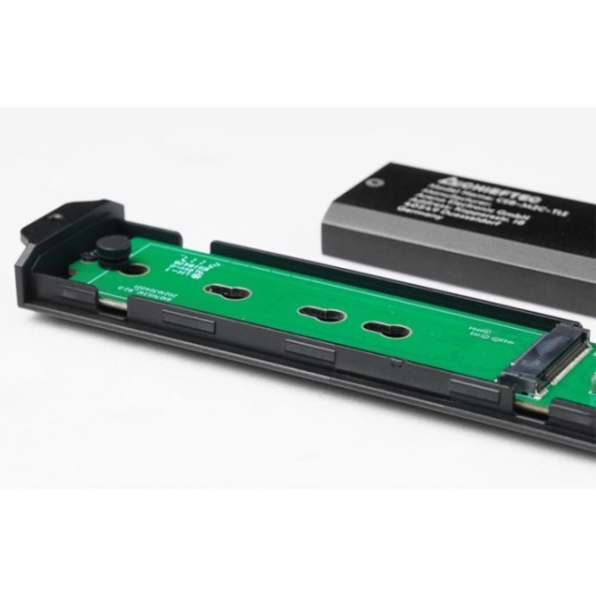 Карман внешний Chieftec M.2 PCIe NVMe/SATA SSD CEB-M2C-TLE USB 3.2 Gen2 Type-C Tool-Less Alum/Plastic (CEB-M2C-TLE) 98_98.jpg - фото 4