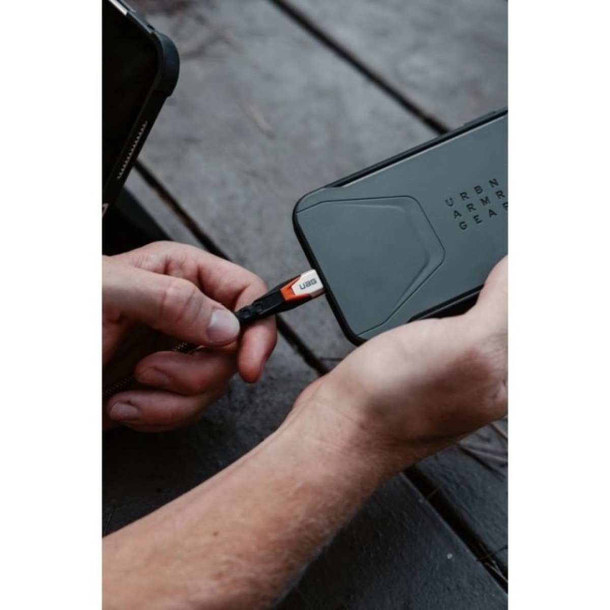 Дата кабель USB-C to USB-C 0.75m v3.2 240W Rugged double braided nylon black+orange UAG (9B4415114097) 98_98.jpg - фото 6