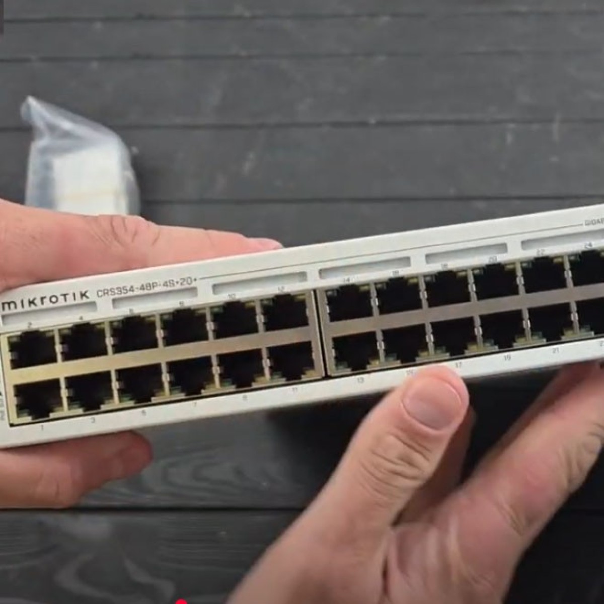 Комутатор MikroTik CRS354-48G-4S+2Q+RM 98_98.jpg - фото 4