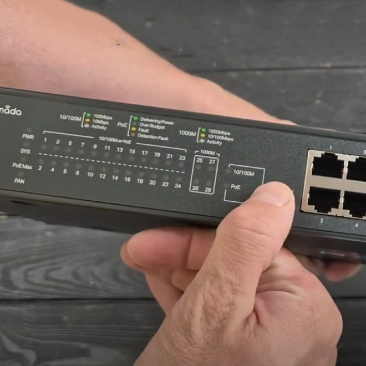 Коммутатор TP-Link TL-SL2428P 98_98.jpg - фото 4
