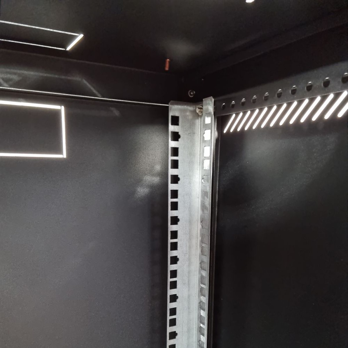 Серверный шкаф 18U, EServer 600х600х907 (Ш*Г*В), стекло, черный (ES-Е1860B) 98_98.jpg - фото 12