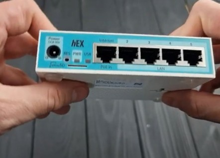Роутер MikroTik hEX RB750Gr3 — обзор и характеристики 256_184.jpg