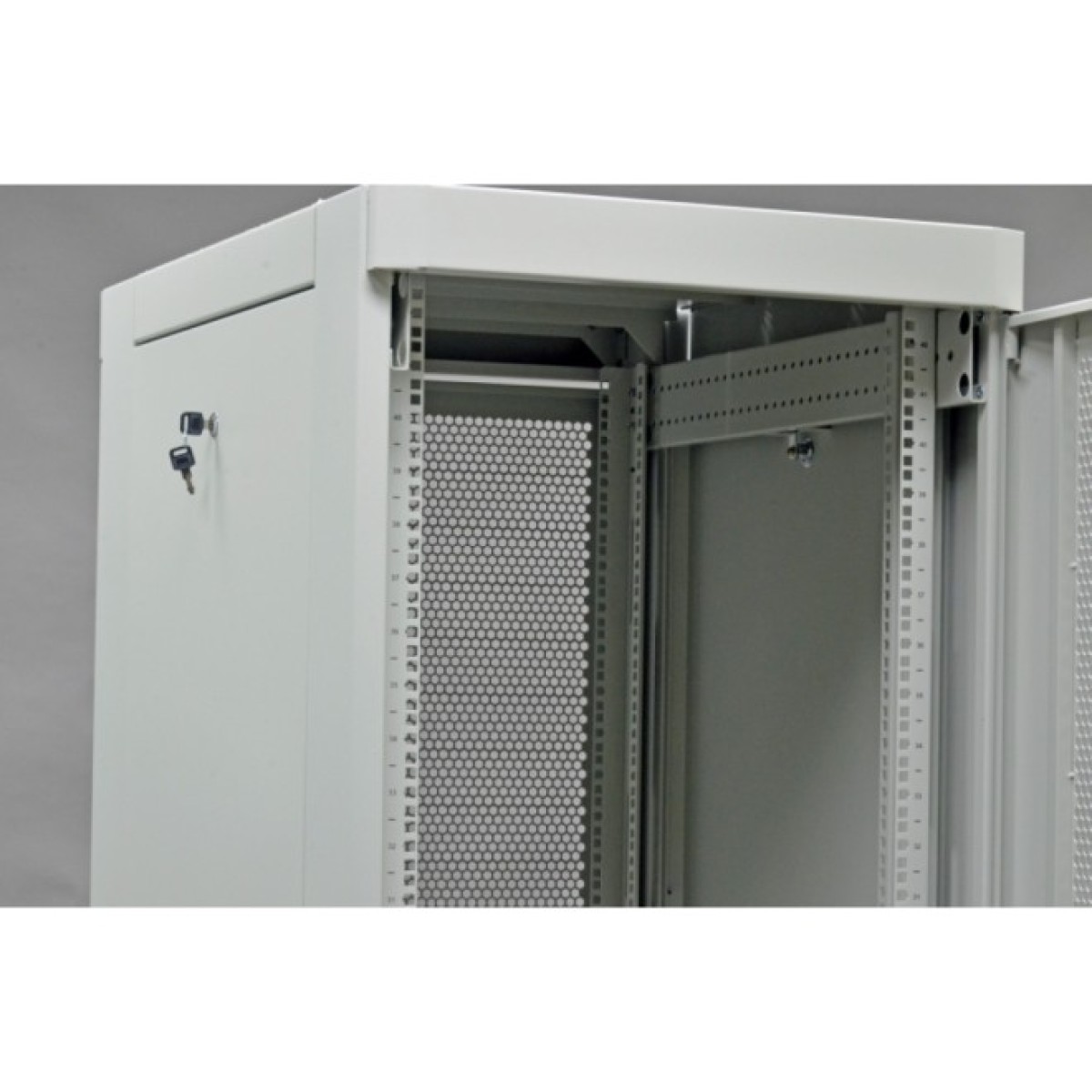 Шкаф 19" 42U, 610х865 мм (Ш*Г), серый, перфорированные двери (66%) (UA-MGSE4268MPG) 98_98.jpg - фото 8